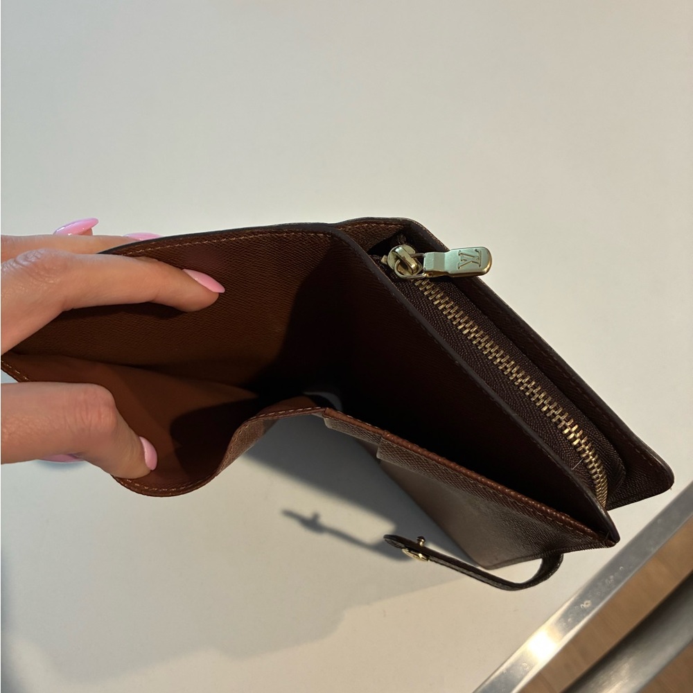 Louis Vuitton LV Monogram Wallet - Picture 8 of 10